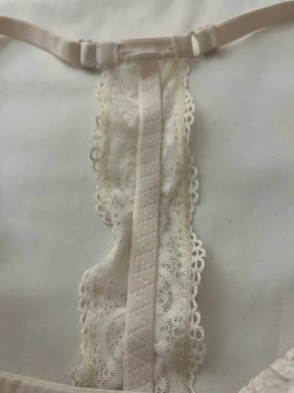 Victoria's Secret Body by Victoria Cream Racerback Demi 32DDD